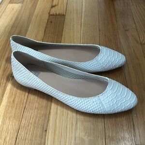 NWOT Dolce Vita size 11 white flats